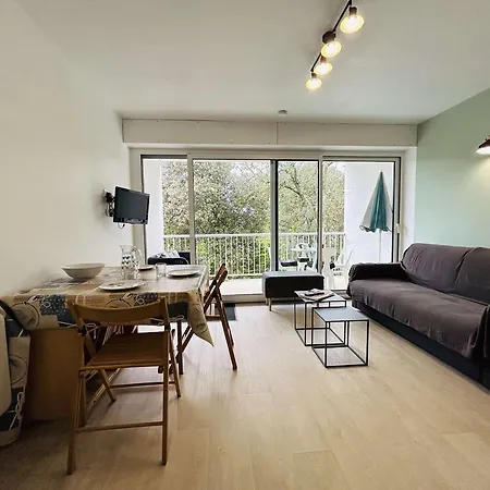 Appartement T2 Pres De La Avec Balcon, Parking Et Commodites A Pied - 4 Pers, - Fr-1-245-195 *
