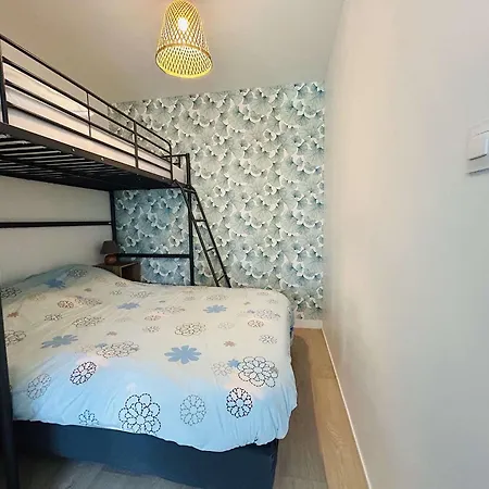 2 Pieces - 5 Couchages Avec Parking - Proche Plage, - Fr-1-245-195 *